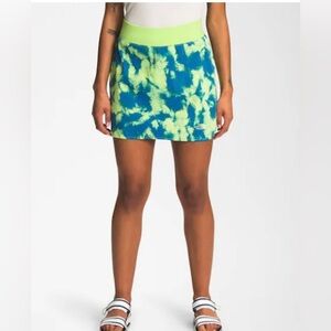 The‎ North Face Women's Printed Class green tie dye look Skort size medium new